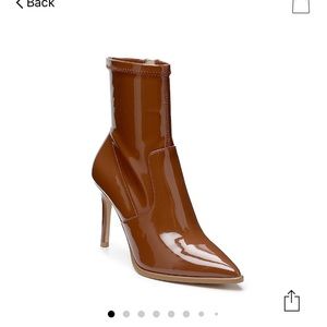 NWOT Steve Madden Elwyn Boot in Cognac